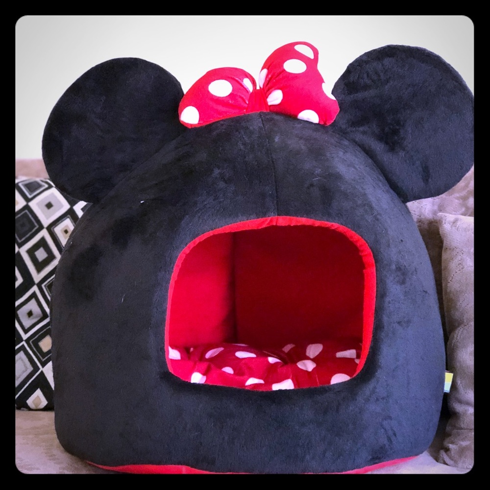 Minnie Mouse Dome Pet Bed NWOT